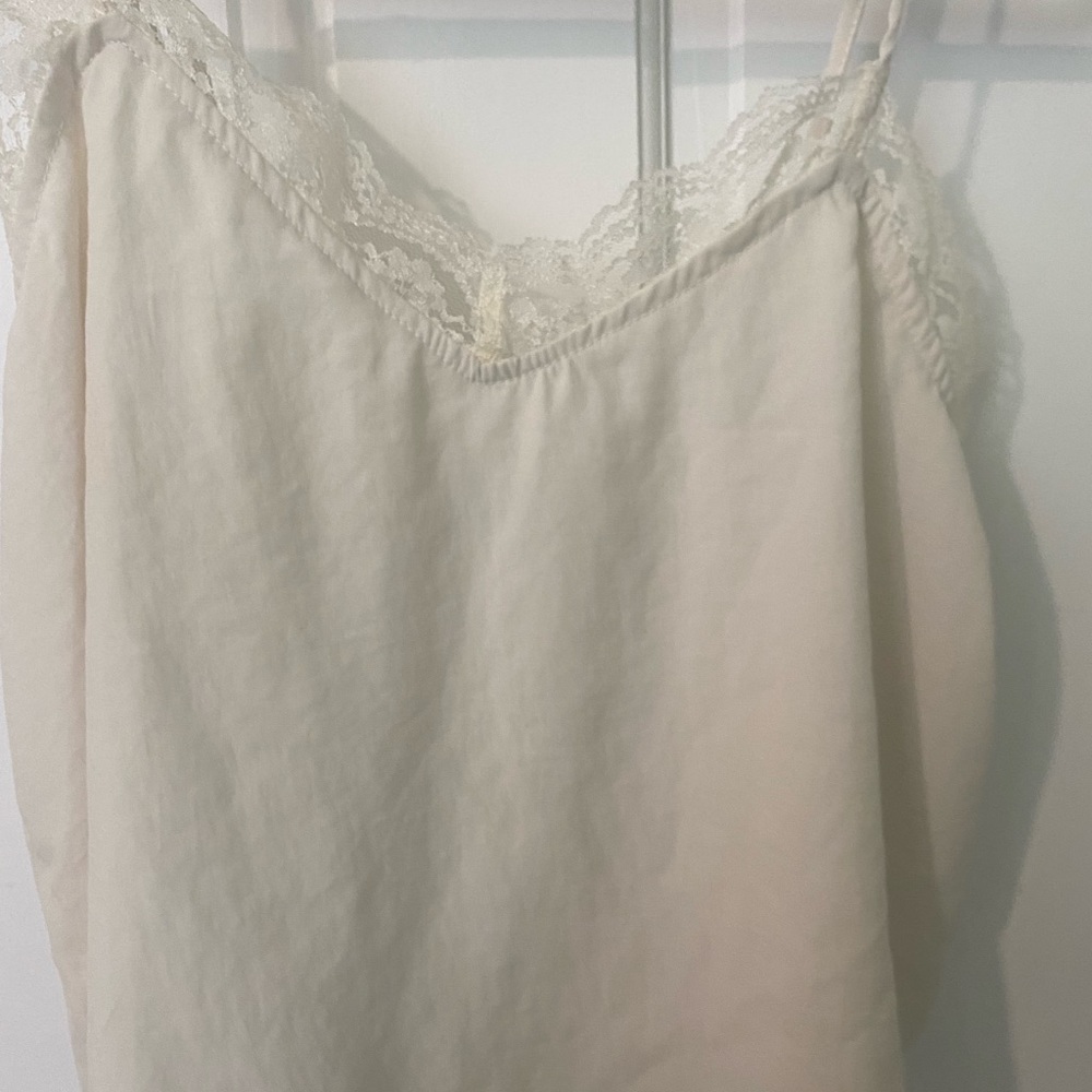 White lace American Eagle shirt